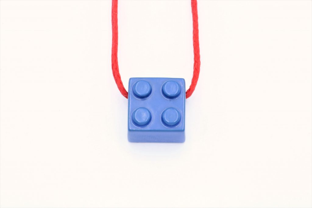 “Lego III” Pendant brass blue electrostatic