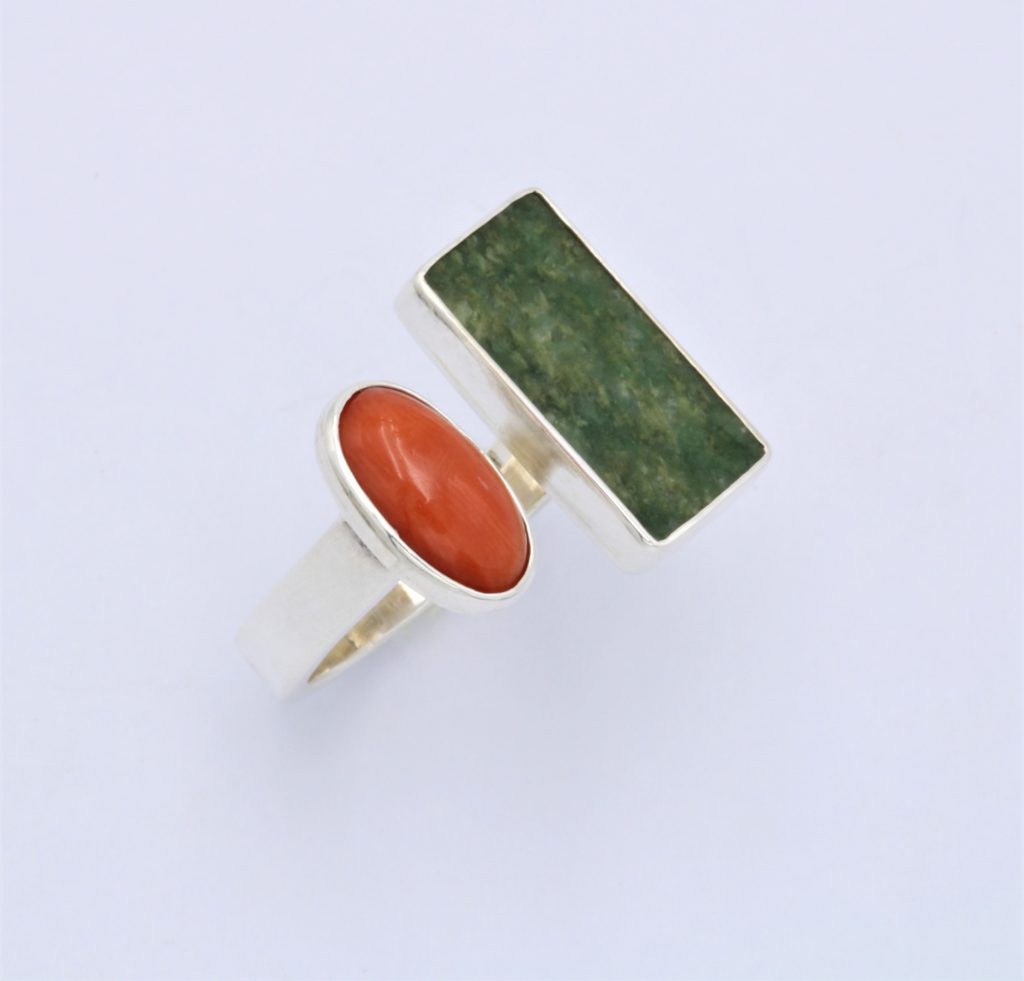 “Coral dot” Ring, silver, coral, jade