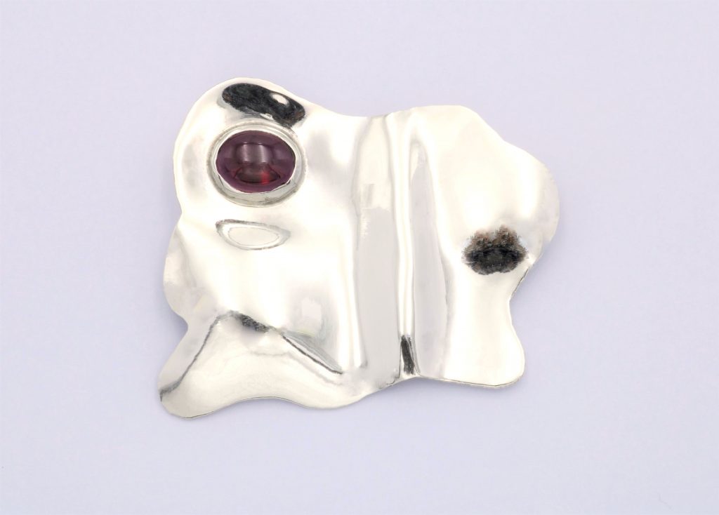 “Polyphemus” Brooch silver, garnet