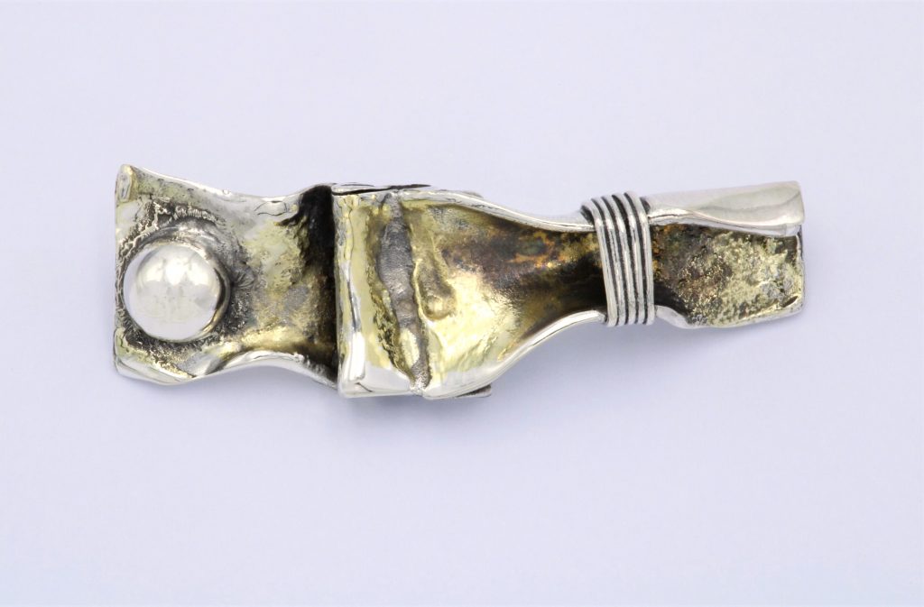 “Crumple ΙI” Brooch silver and gold