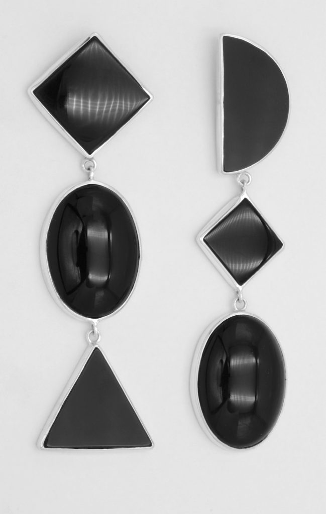 “Balanced asymmetry” Earrings silver, onyx