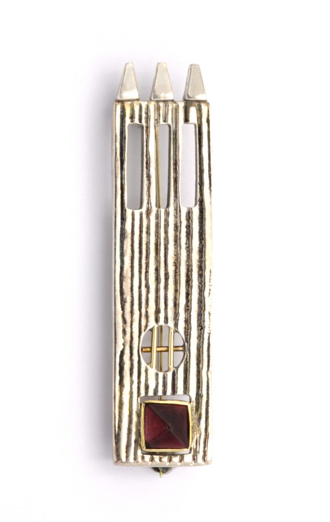 “Mani castle” Brooch silver and gold, garnet