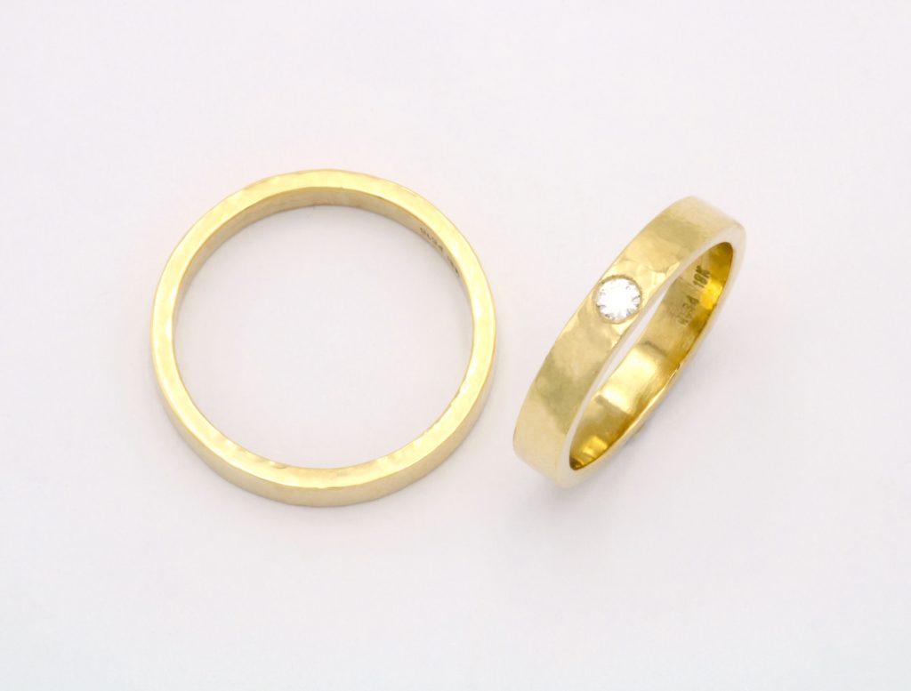 “Minimal square” Ring, gold, diamond