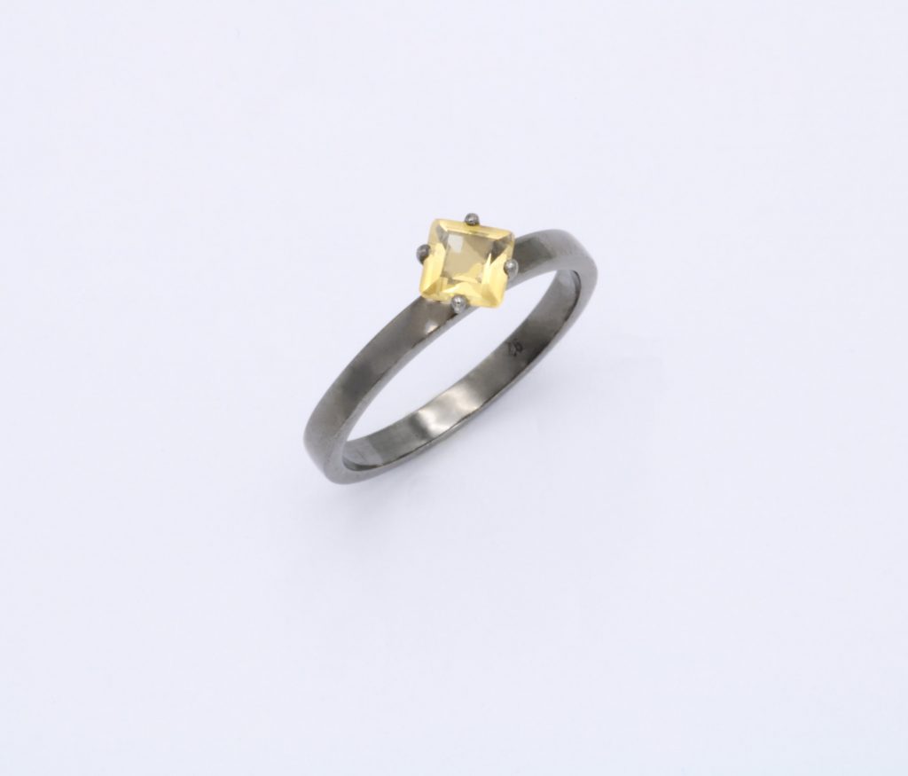 “Solitaire” Ring, silver black citrin