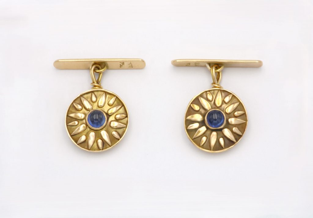 “Vergina sun” Cuff links, gold, saphire