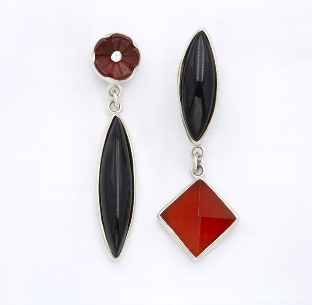 “Balanced asymmetry” Earrings silver, carneol, onyx