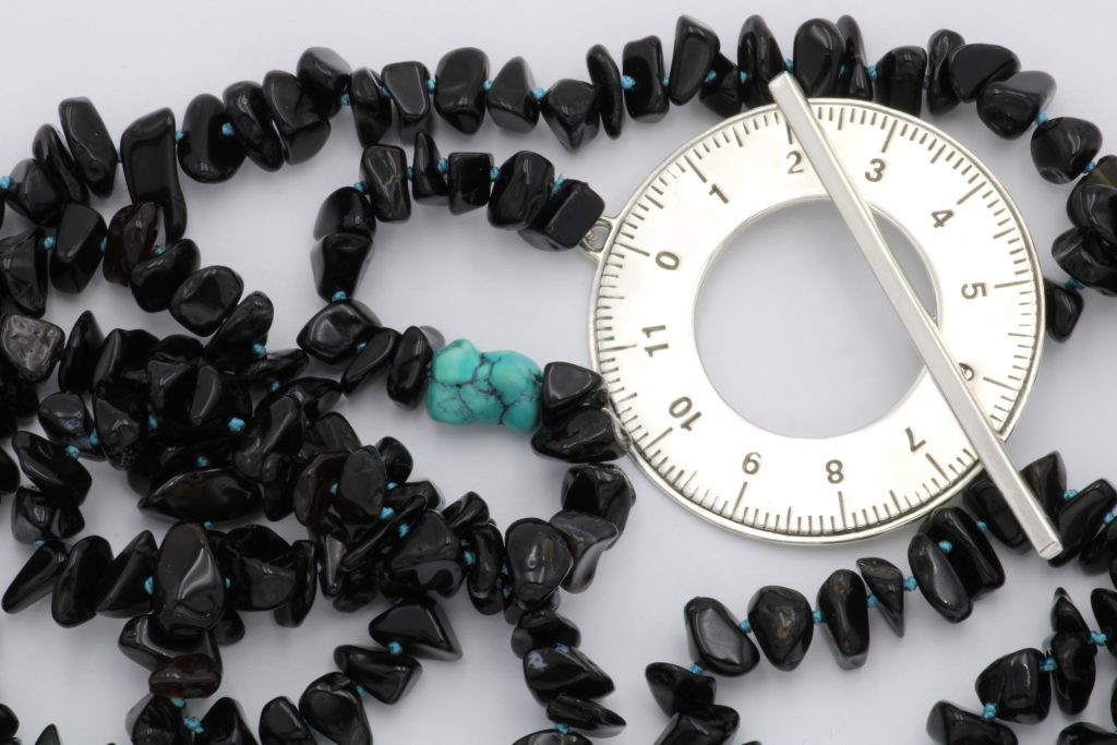 “Round.. ruler!” Necklace silver onyx, turquoise
