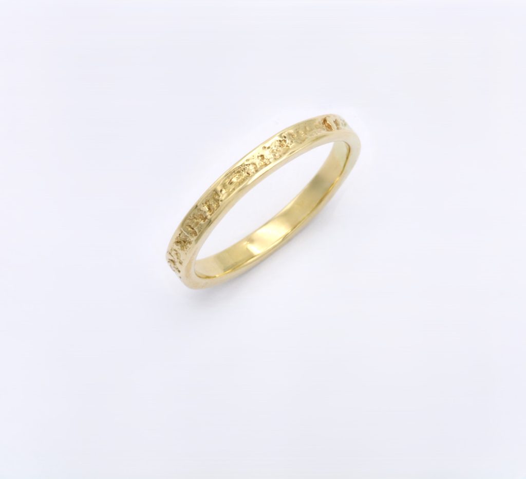 “Grainy” Ring, gold