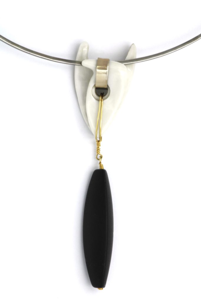 “Kri-kri” Necklace silver and gold, black, porcelain, onyx